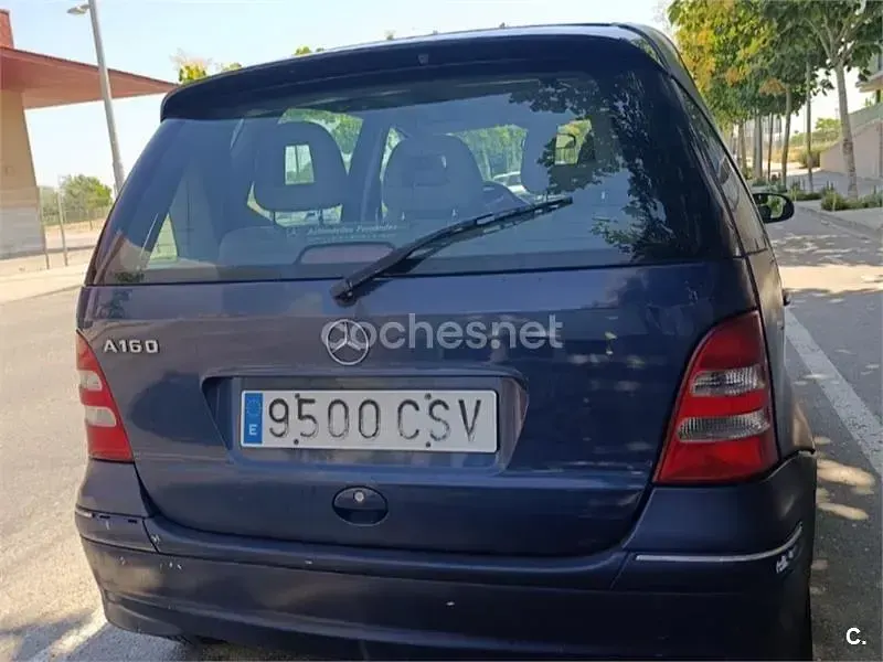 Usado Mercedes A160 Elegance 102 CV (75 kW) 2004 Azul Monovolumen