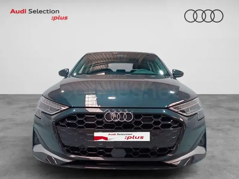 Usado Audi A3 Advanced 150 CV (110 kW) 2026 Gris / plata Berlina