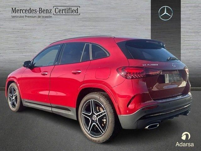 Usado Mercedes GLA200 AMG line 150 CV (110 kW) 2024 Otro SUV