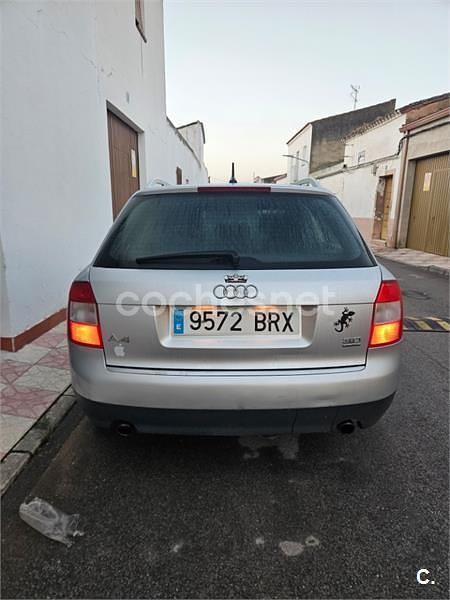 Usado Audi A4 220 CV (161 kW) 2002 Gris / plata Familiar