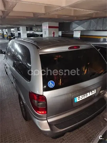 Usado Chrysler Grand Voyager 150 CV (110 kW) 2007 Gris / plata Monovolumen