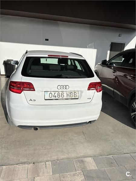 Blanco Usado 2010 Audi A3 Sportback Ambiente Berlina | 6300 € (Precio justo) - Imagen 1/4