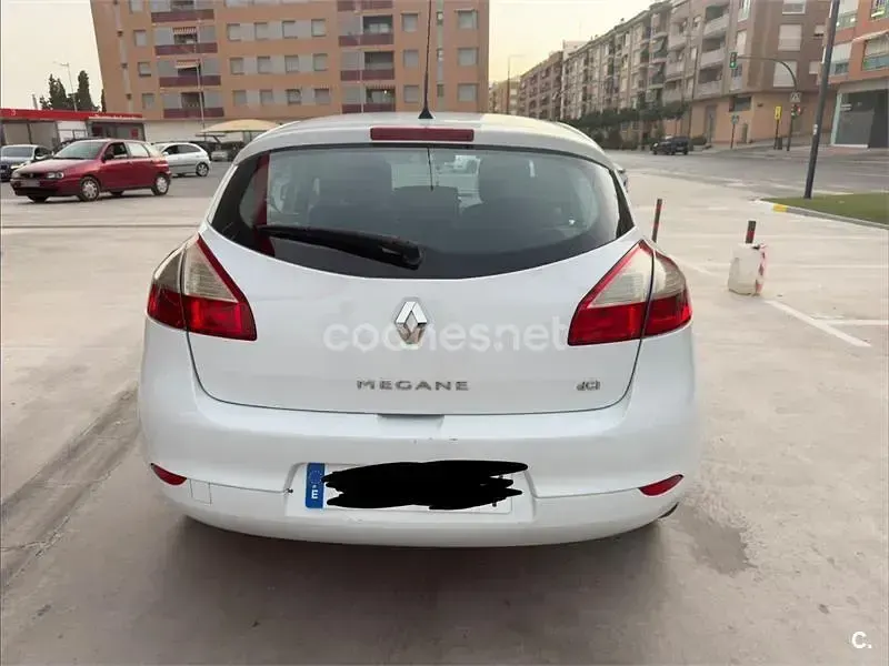 Usado Renault Mégane III Dynamique 105 CV (77 kW) 2009 Blanco Berlina