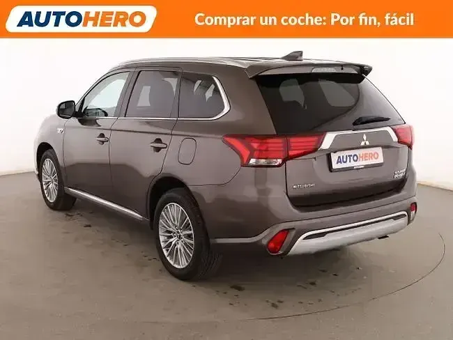 Usado Mitsubishi Outlander P-HEV Motion 224 CV (164 kW) 2019 Marrón SUV