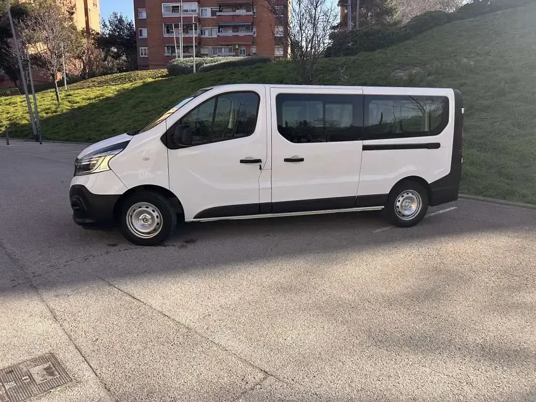 Usado Renault Trafic 120 CV (88 kW) 2019 Blanco Monovolumen