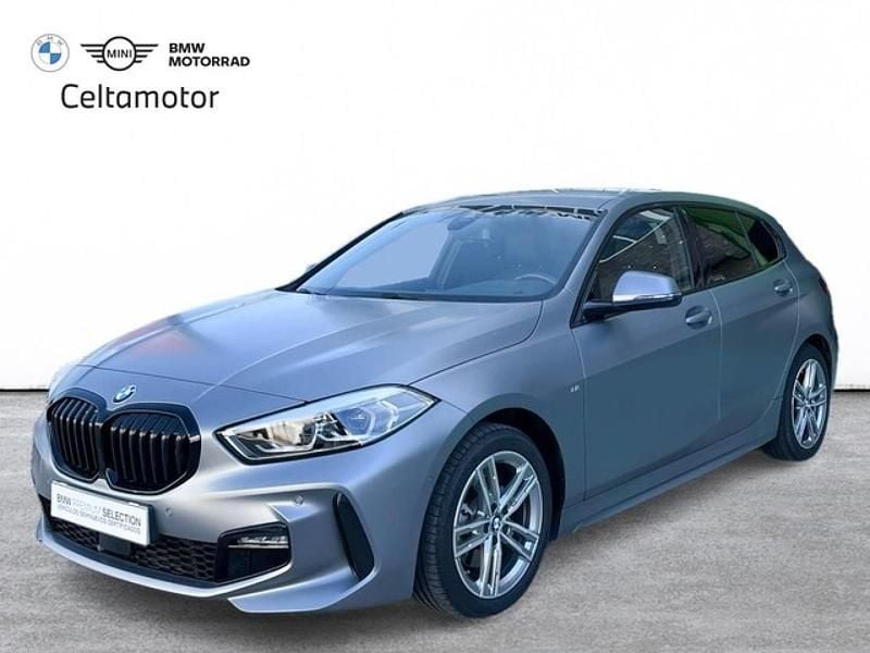 Pintura bmw individual frozen pure grey metalizado Usado 2024 BMW 118 Comfort Edition Utilitario | 33.980 € (Un poco caro) - Imagen 1/4