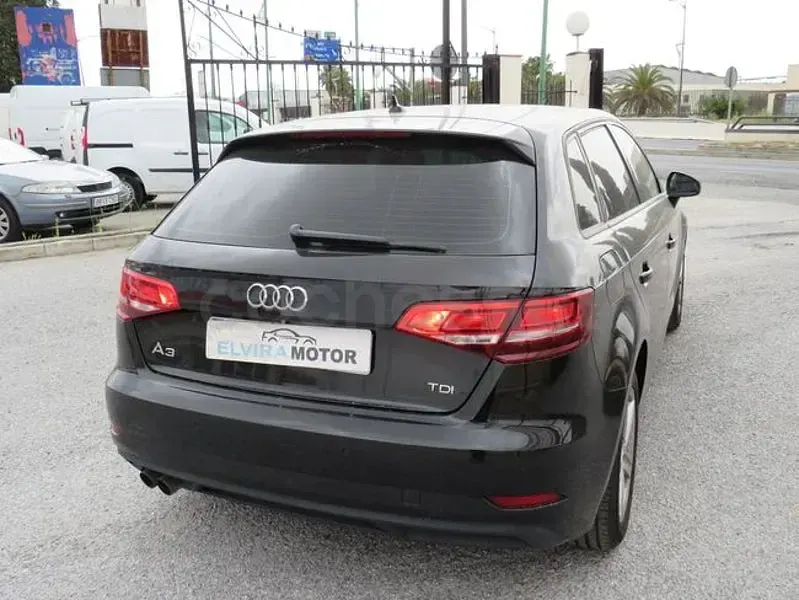 Usado Audi A3 Ambiente 150 CV (110 kW) 2017 Negro Berlina