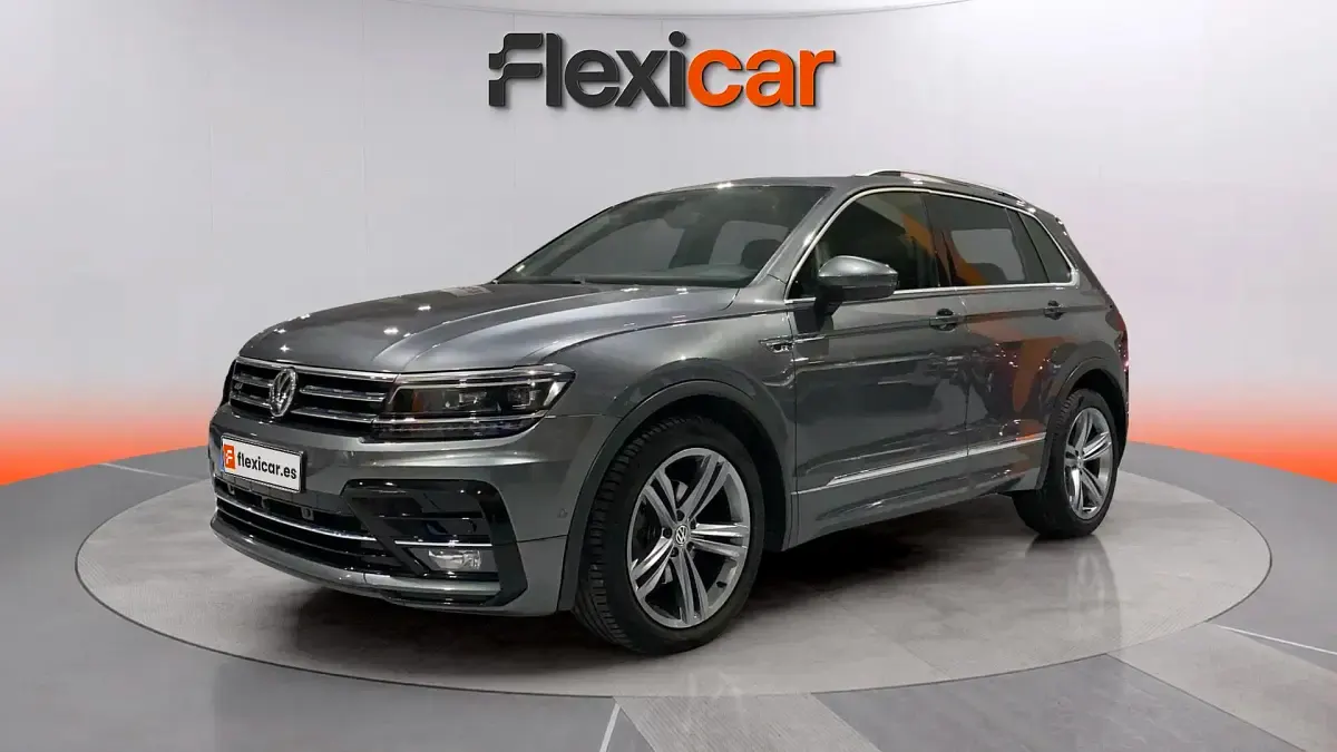 Usado VW Tiguan R-line 150 CV (110 kW) 2020 Gris SUV