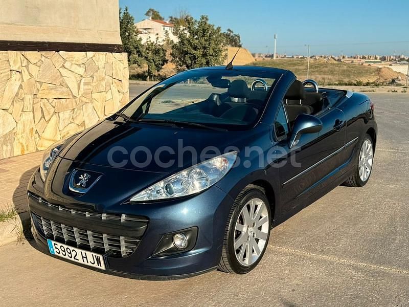 Azul Usado 2012 Peugeot 207 CC Descapotable | 6999 € (Precio justo) - Imagen 1/4