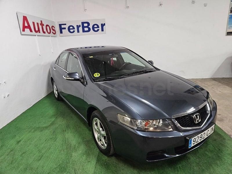 Usado Honda Accord Comfort 155 CV (114 kW) 2004 Gris / plata Berlina