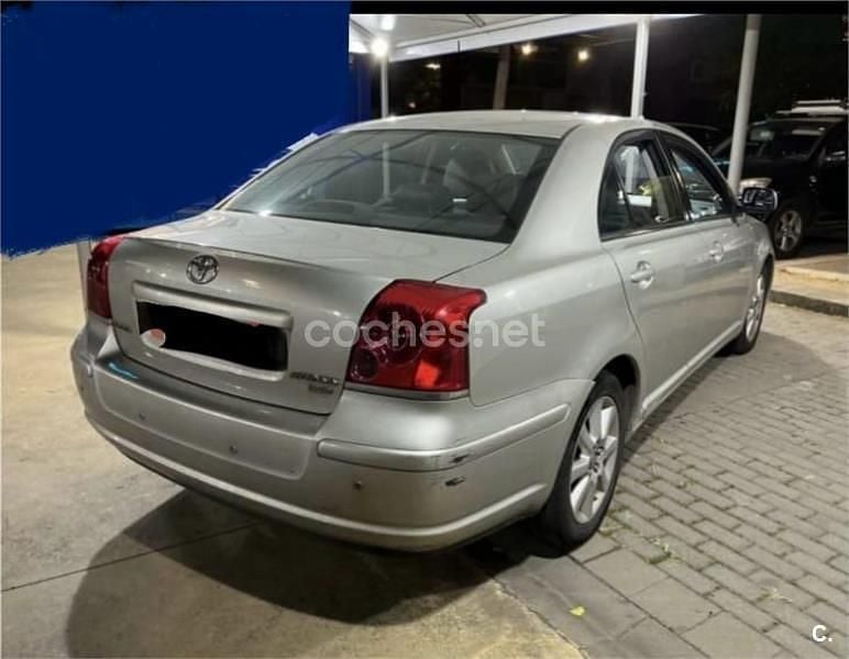 Beige Usado 2005 Toyota Avensis Executive Berlina | 4000 € (Buen precio) - Imagen 1/4