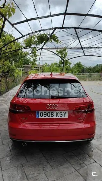 Usado Audi A3 Sport 116 CV (85 kW) 2018 Rojo Berlina