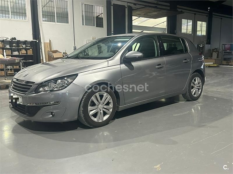Usado Peugeot 308 Active 120 CV (88 kW) 2015 Gris / plata Berlina