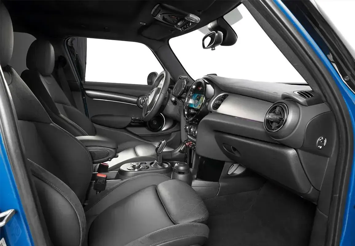 Usado Mini Cooper 136 CV (100 kW) 2022 Gris Utilitario