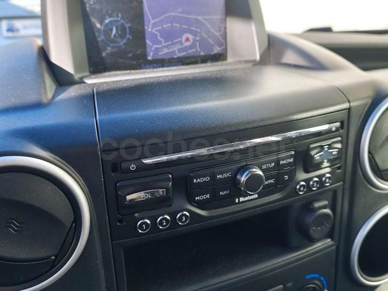 Usado Peugeot TePee Style 120 CV (88 kW) 2015 Beige Monovolumen