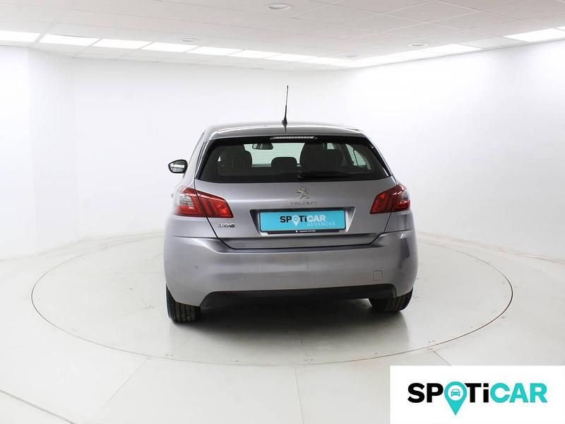 Usado Peugeot 308 Active 130 CV (95 kW) 2020 Gris Utilitario