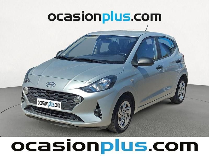 Gris plata Usado 2022 Hyundai i10 Utilitario | 9773 € (Precio justo) - Imagen 1/4