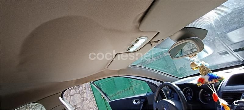 Usado Renault Mégane II Authentique 115 CV (84 kW) 2004 Gris / plata Berlina