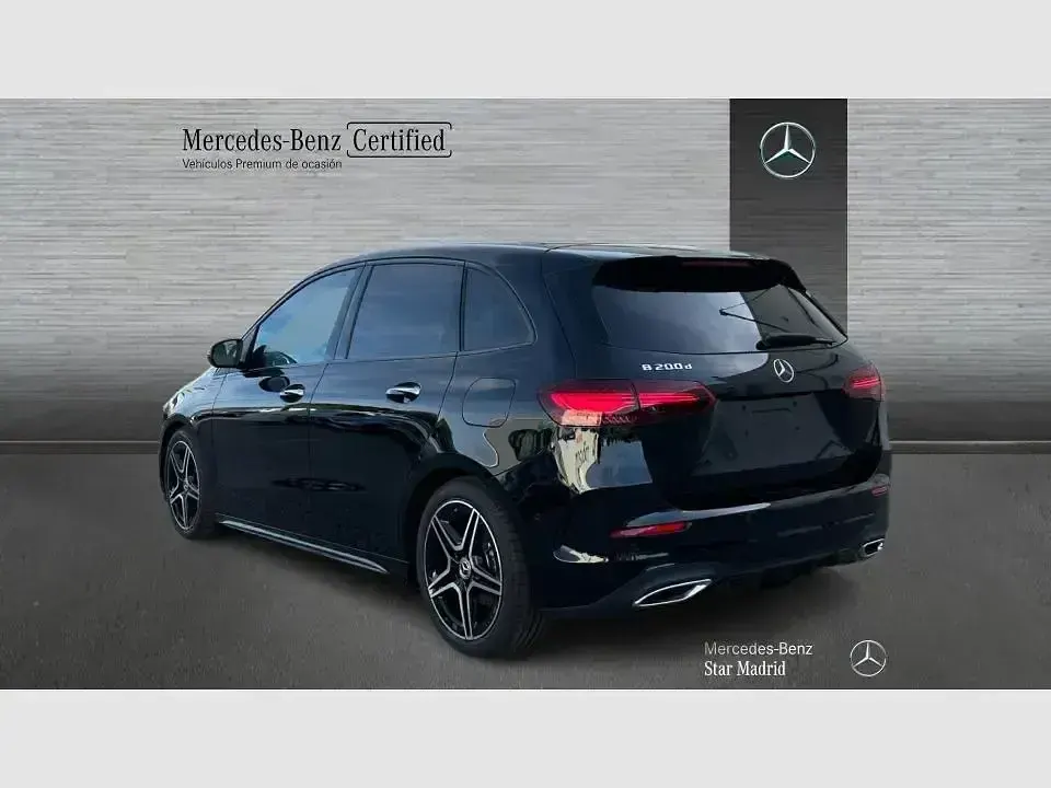 Usado Mercedes B200 AMG line 150 CV (110 kW) 2025 Negro Utilitario