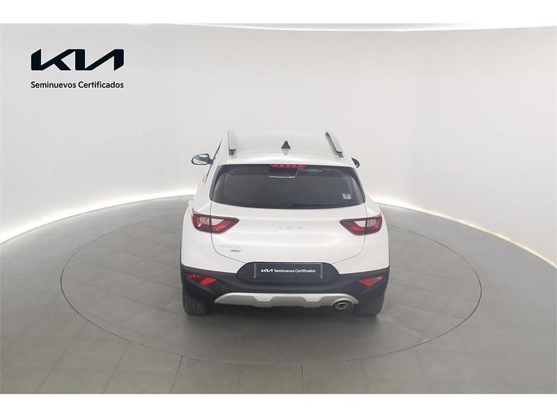 Usado Kia Stonic 100 CV (73 kW) 2024 Blanco SUV