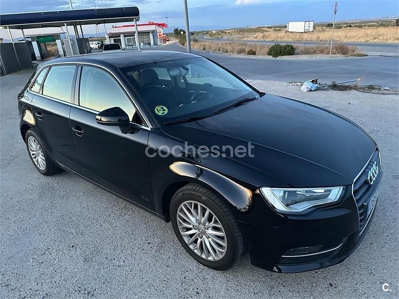 Negro Usado 2014 Audi A3 Sportback Ambiente Utilitario | 9500 € (Un poco caro) - Imagen 1/4