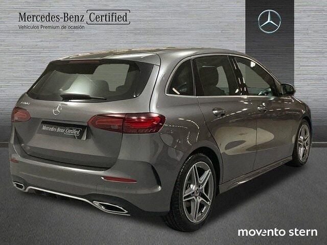 Usado Mercedes B200 AMG line 150 CV (110 kW) 2024 Gris Monovolumen