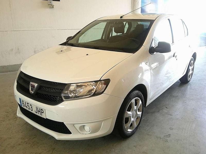 Blanco Usado 2015 Dacia Logan Ambiance Berlina | 4290 € (Buen precio) - Imagen 1/4
