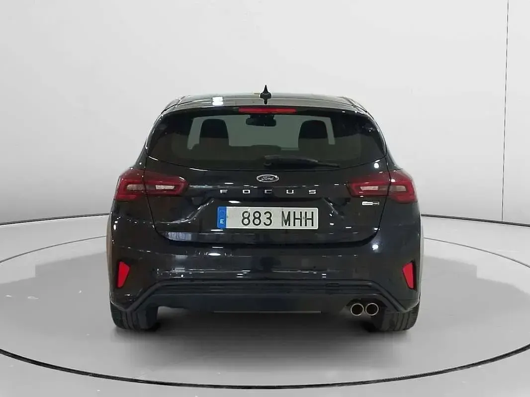 Usado Ford Focus ST-Line 125 CV (91 kW) 2023 Negro Utilitario