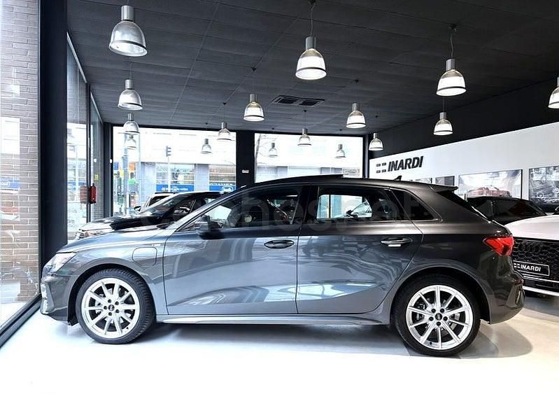 Usado Audi A3 S-Line 204 CV (150 kW) 2022 Gris / plata Berlina