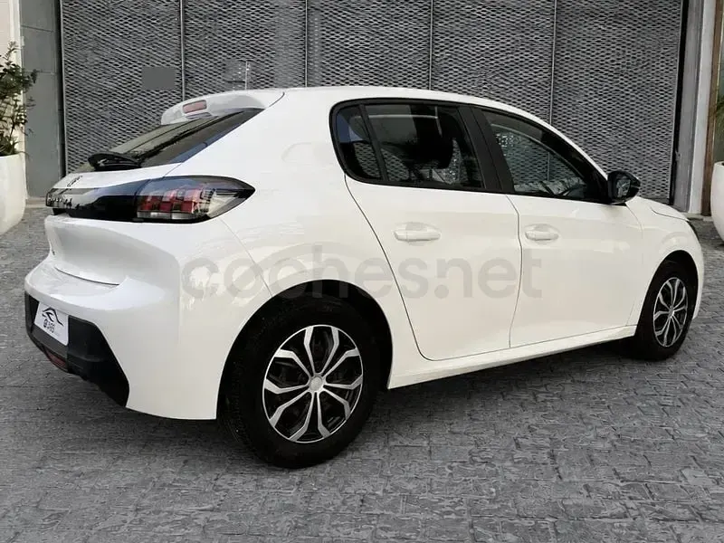 Usado Peugeot 208 Active 75 CV (55 kW) 2022 Blanco Utilitario