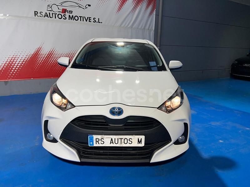 Usado Toyota Yaris Hybrid Active 116 CV (85 kW) 2022 Blanco Berlina