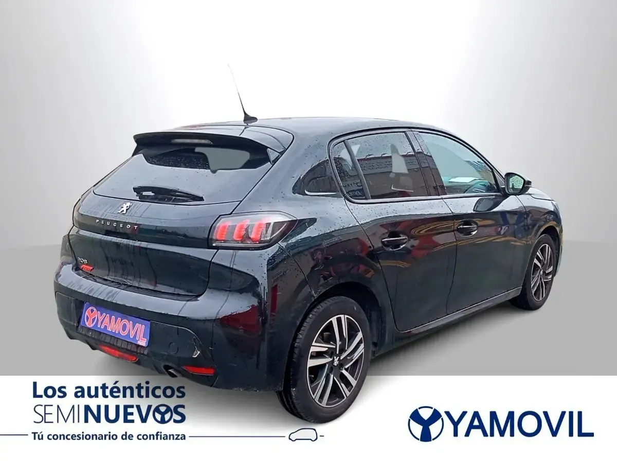 Usado Peugeot 208 Allure 100 CV (73 kW) 2023 Negro Utilitario