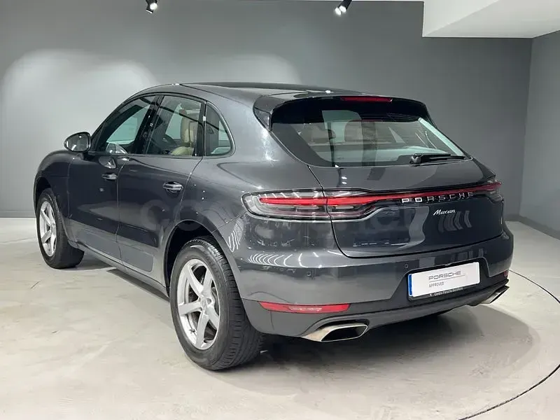 Usado Porsche Macan 245 CV (180 kW) 2020 Gris / plata SUV