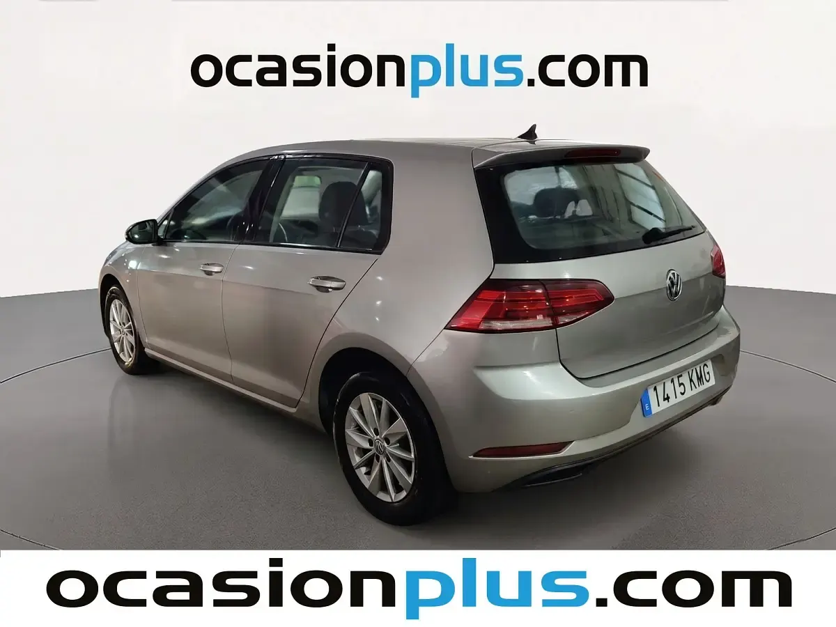 Usado VW Golf VII Business 110 CV (80 kW) 2018 Gris plata Utilitario