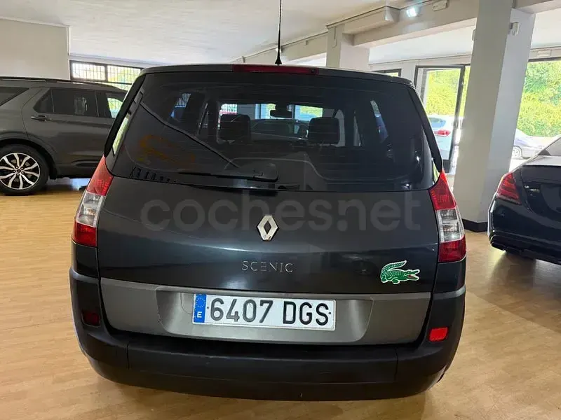 Usado Renault Scénic Expression 85 CV (62 kW) 2006 Negro Monovolumen