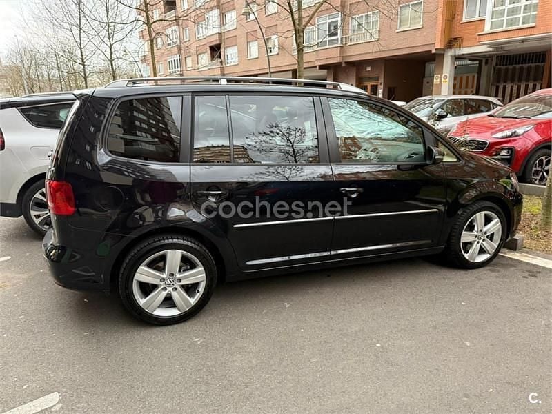 Usado VW Touran Sport 170 CV (125 kW) 2010 Negro Monovolumen