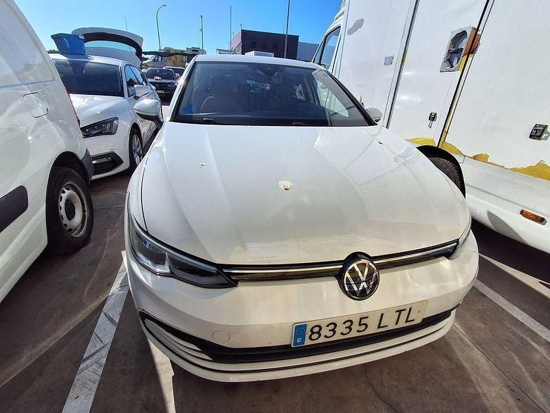 Usado VW Golf VIII Life 110 CV (80 kW) 2021 Blanco Utilitario