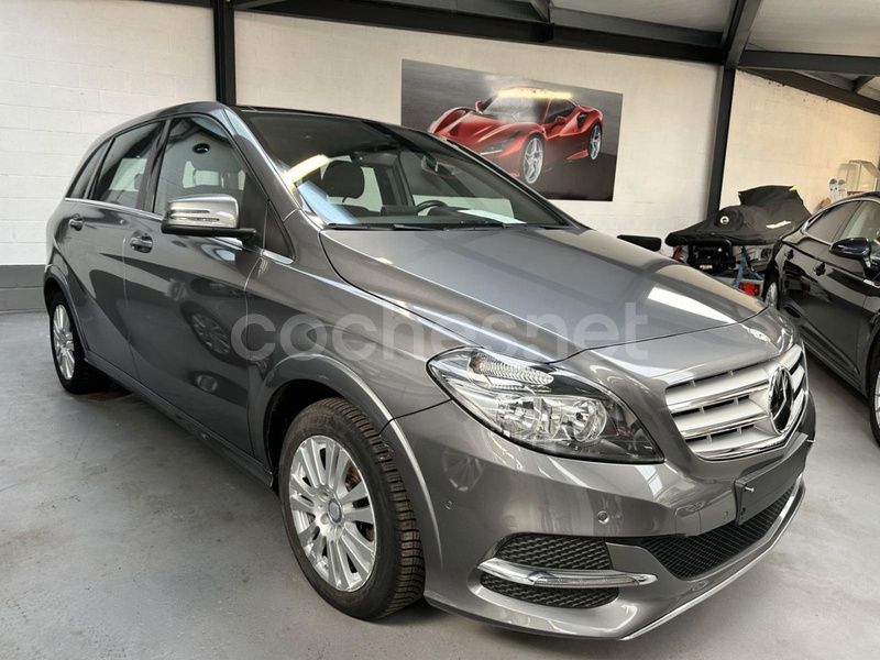 Usado Mercedes B200 156 CV (114 kW) 2017 Beige Monovolumen