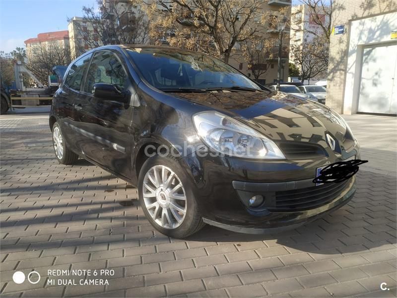 Usado Renault Clio II Dynamique 110 CV (80 kW) 2006 Negro Berlina