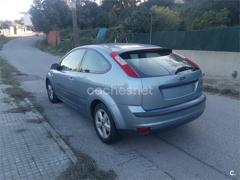 Usado Ford Focus Sport 109 CV (80 kW) 2005 Azul Berlina
