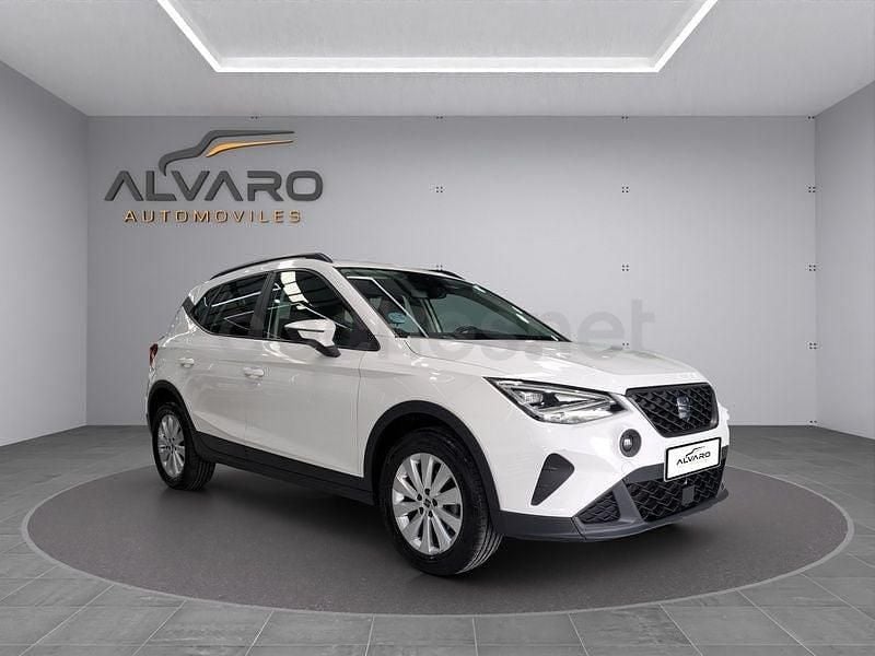 Usado Seat Arona Style Plus 110 CV (80 kW) 2022 Blanco SUV