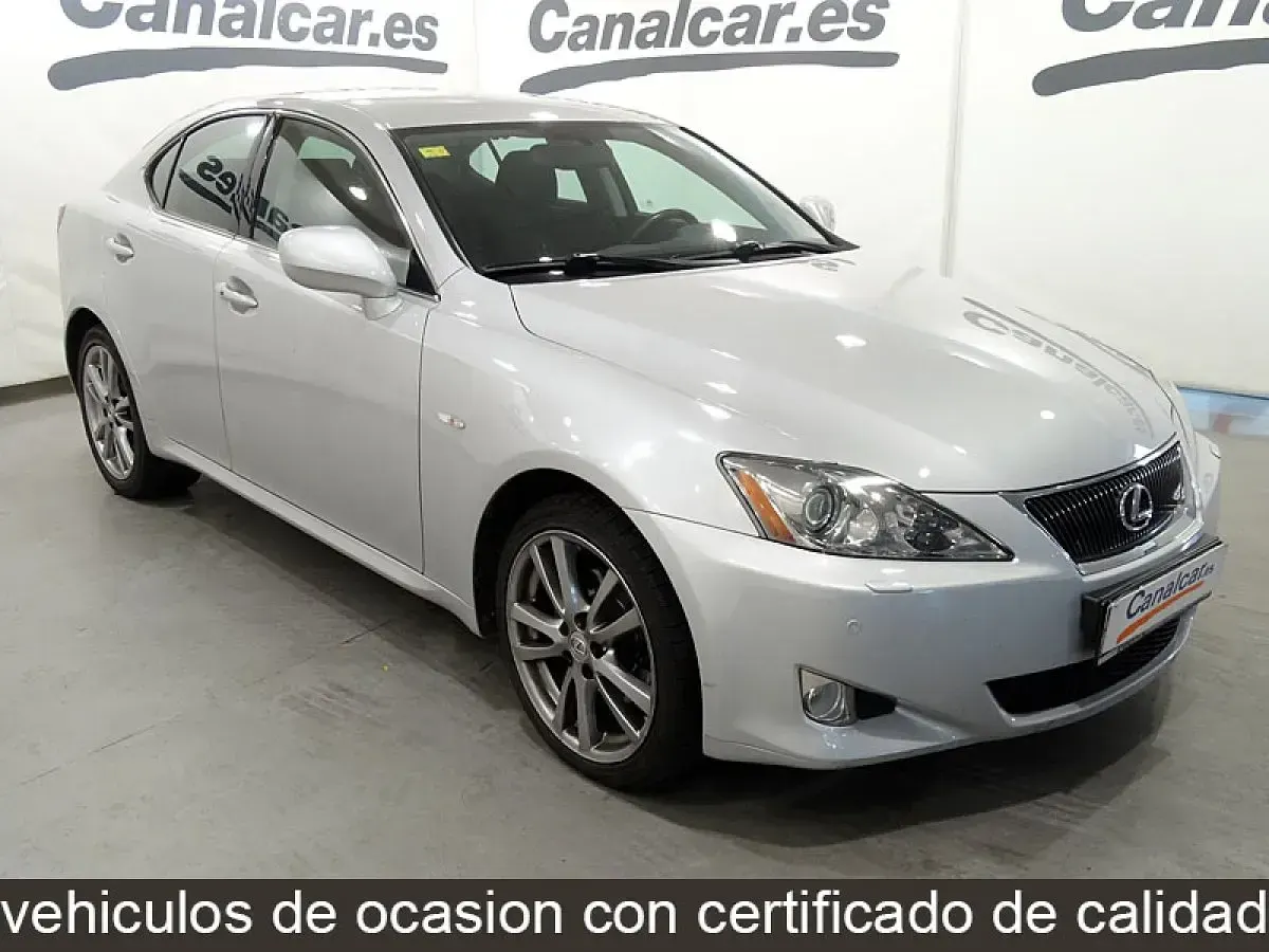 Usado Lexus IS220d President Line 177 CV (130 kW) 2009 Blanco Berlina