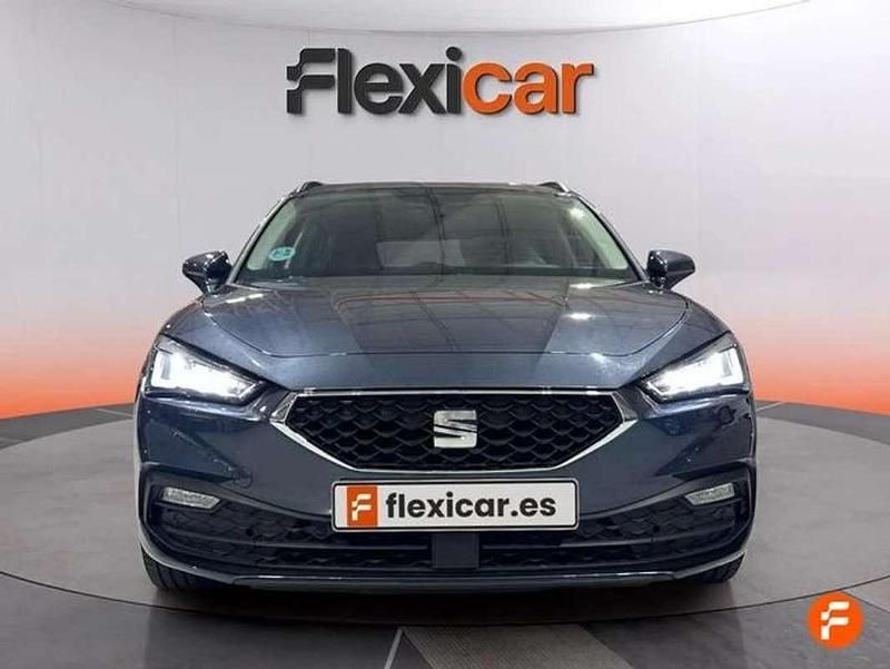 Usado Seat Leon Style 110 CV (80 kW) 2023 Gris Utilitario
