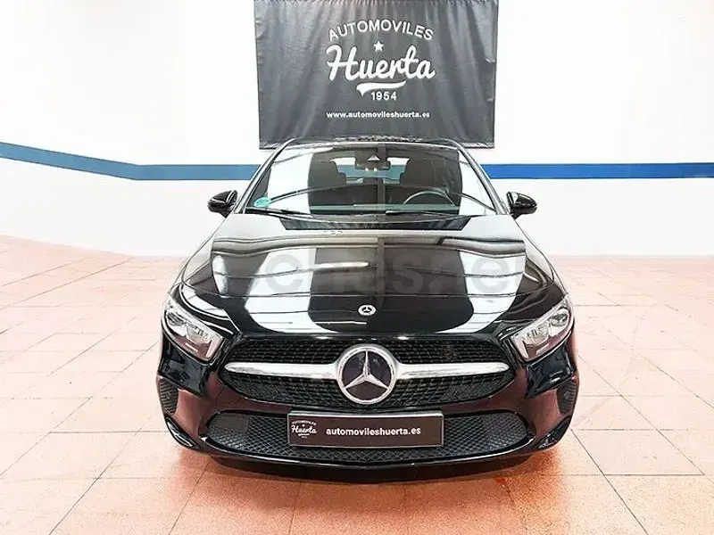 Usado Mercedes A180 116 CV (85 kW) 2019 Negro Berlina