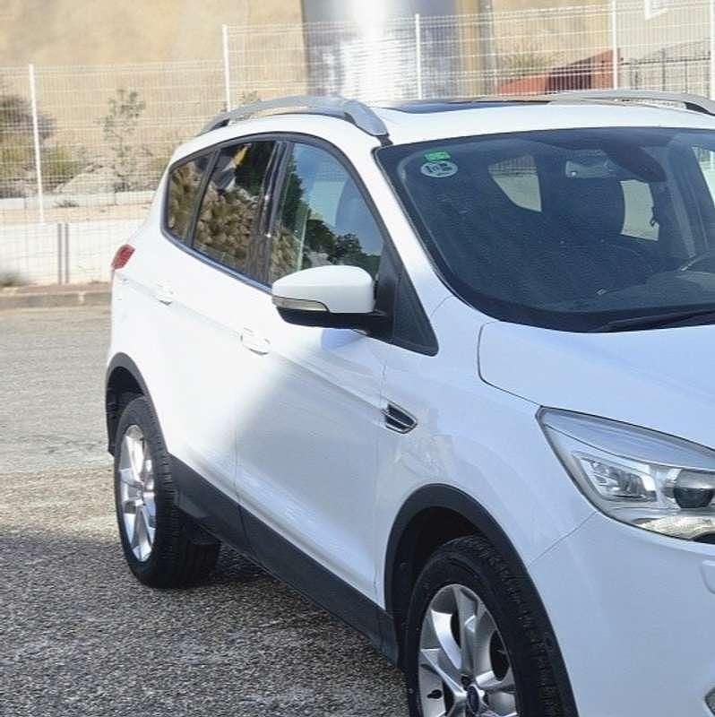 Usado Ford Kuga Titanium S 163 HP (119 kW) 2014 Branco SUV