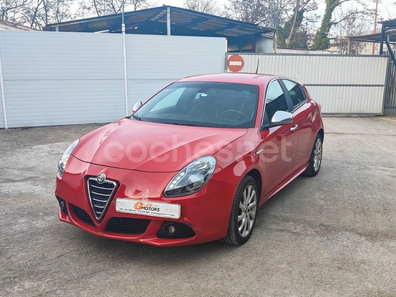Rojo Usado 2012 Alfa Romeo Giulietta Distinctive Utilitario | 7400 € (Precio justo) - Imagen 1/4