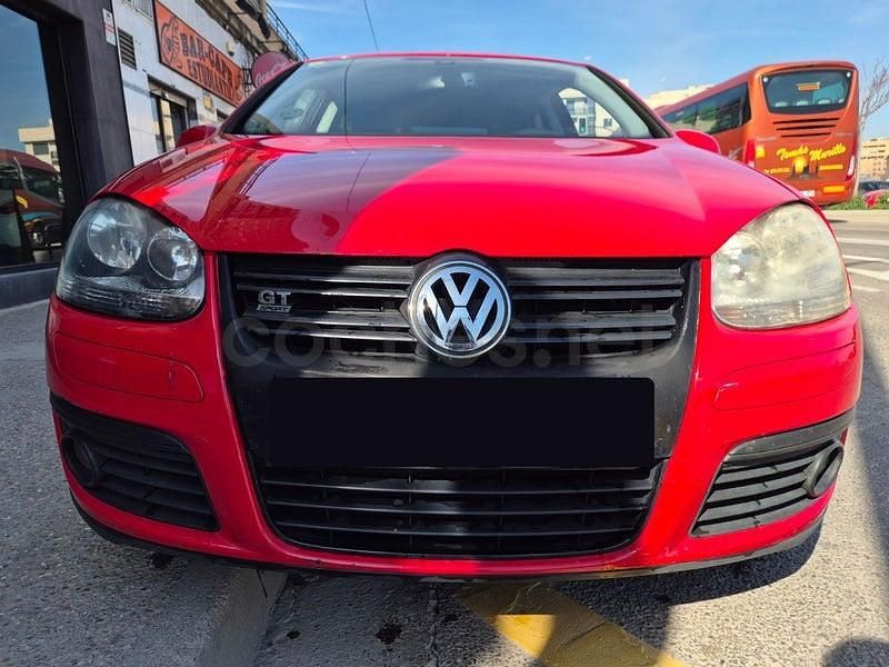 Usado VW Golf V GT 105 CV (77 kW) 2007 Rojo Berlina