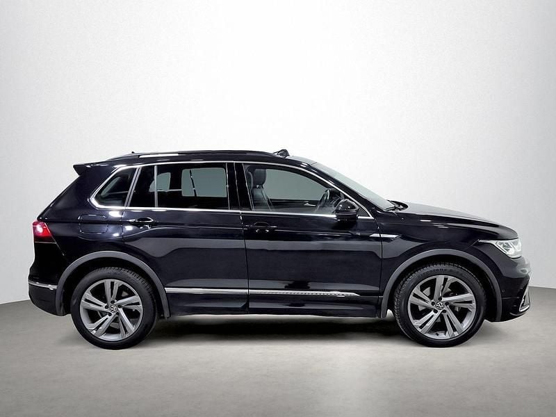 Usado VW Tiguan R-line 150 CV (110 kW) 2022 Negro SUV