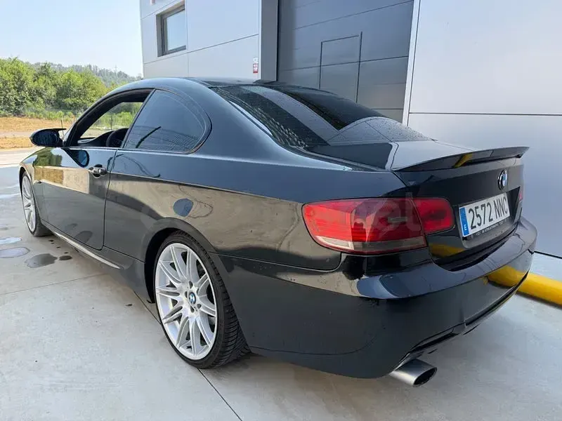Usado BMW 320 177 CV (130 kW) 2009 Negro Coupe