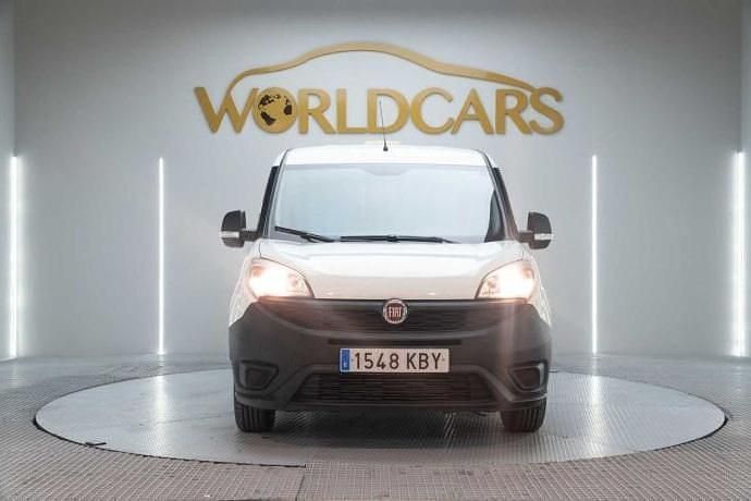 Usado Fiat Doblò 95 CV (69 kW) 2017 Blanco Monovolumen